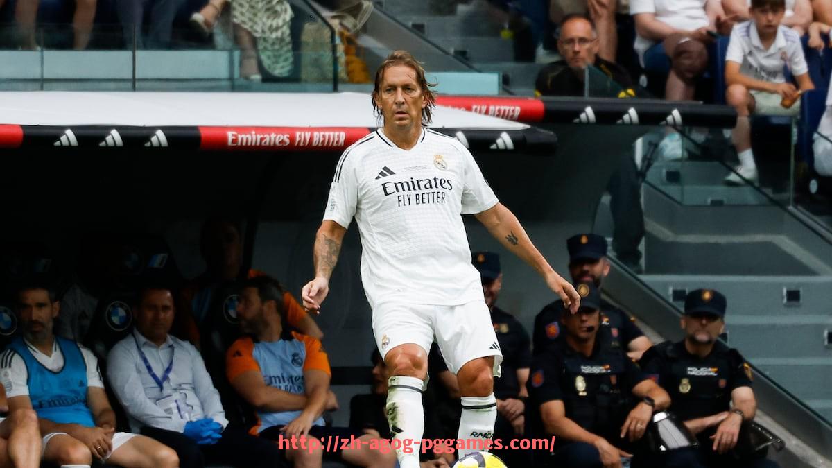 pg电子在线下载-法甲球队战术变化趋势：从传统433到现代化控球体系